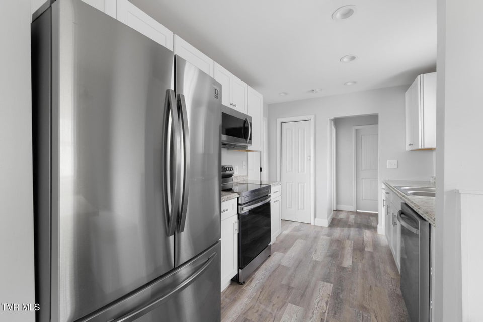 Photo #8: 3806 Bonita Street