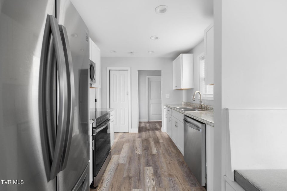 Photo #7: 3806 Bonita Street