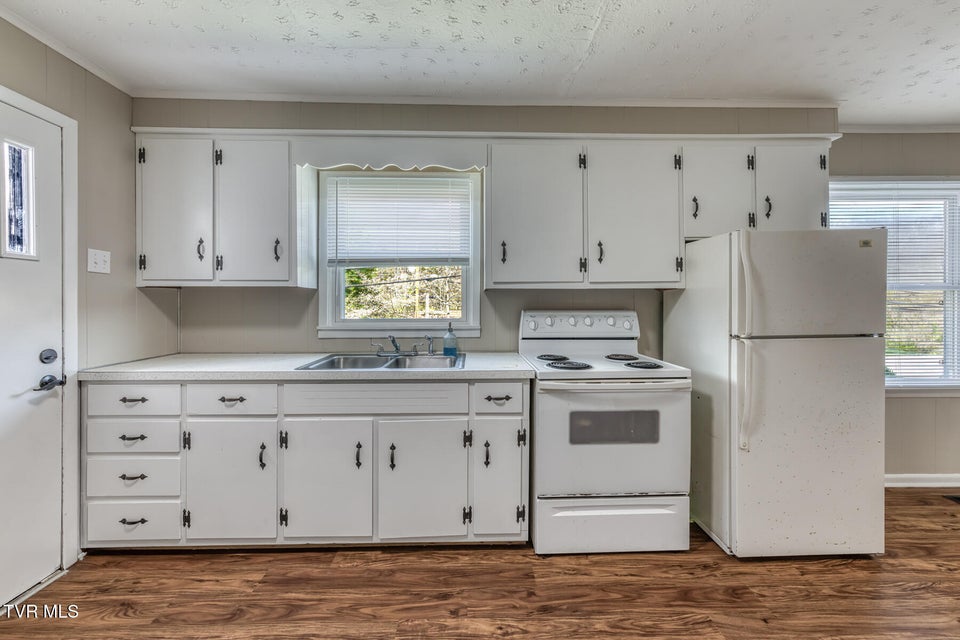 Photo #10: 5270 Fort Henry Drive