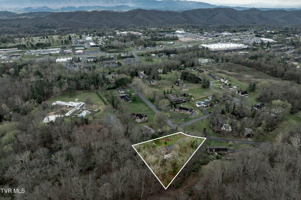 Photo #30: 102 Tracy Lane