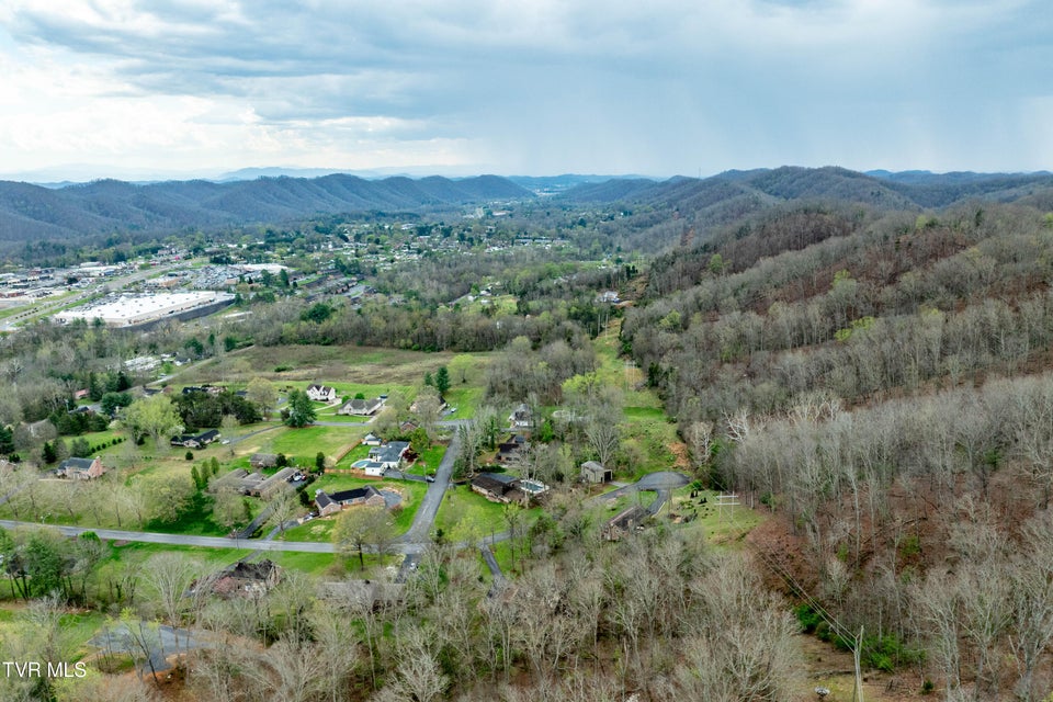 Photo #82: 102 Tracy Lane