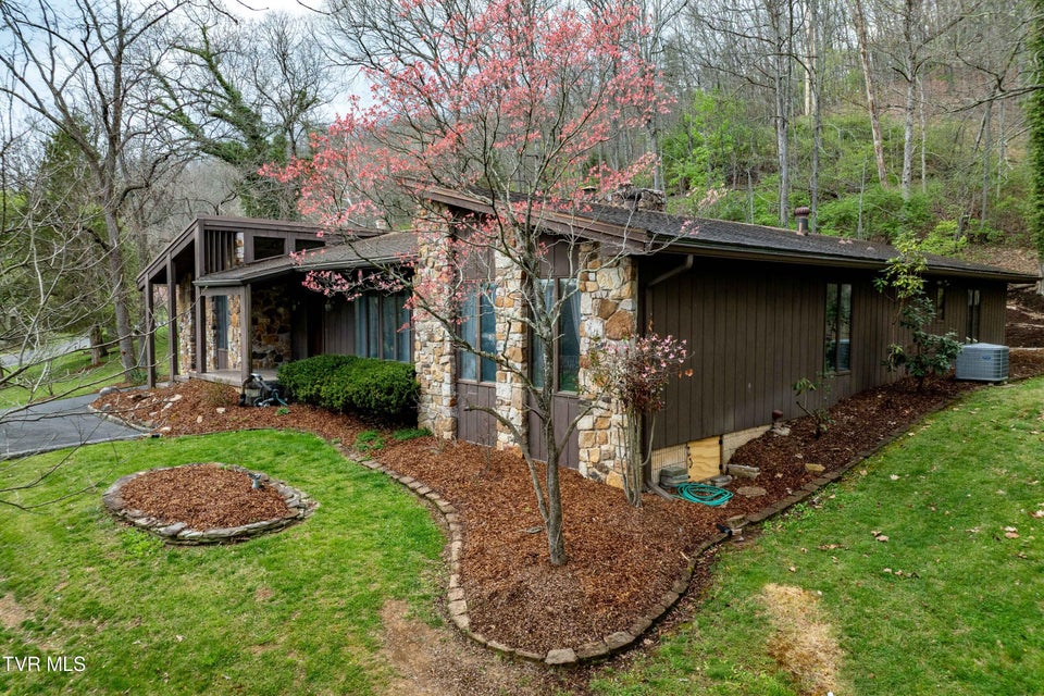 Photo #12: 102 Tracy Lane