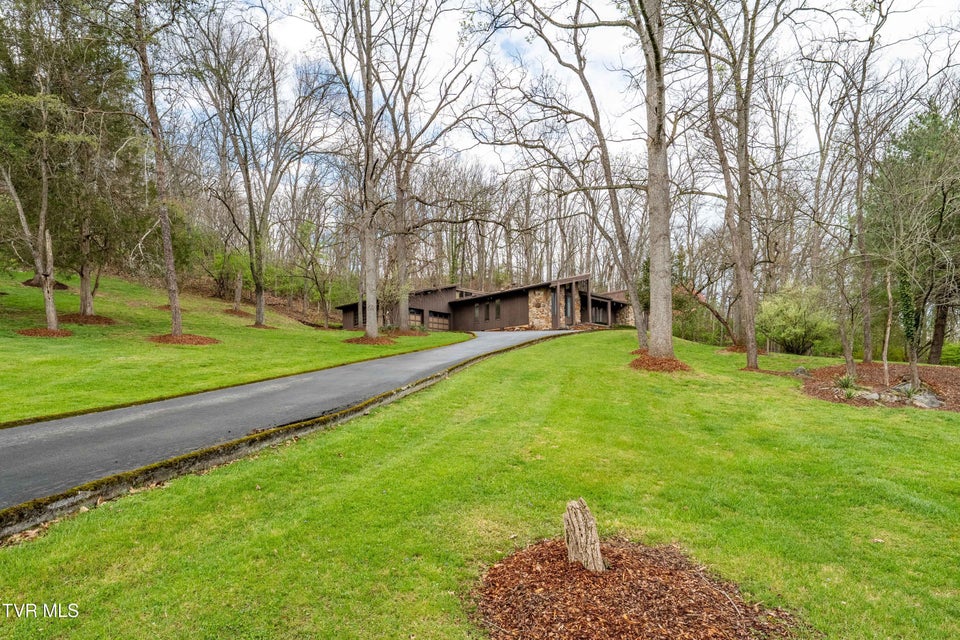 Photo #98: 102 Tracy Lane