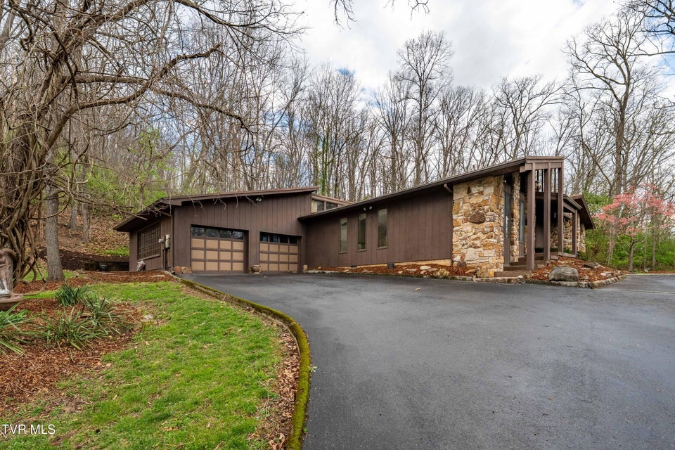 Photo #7: 102 Tracy Lane