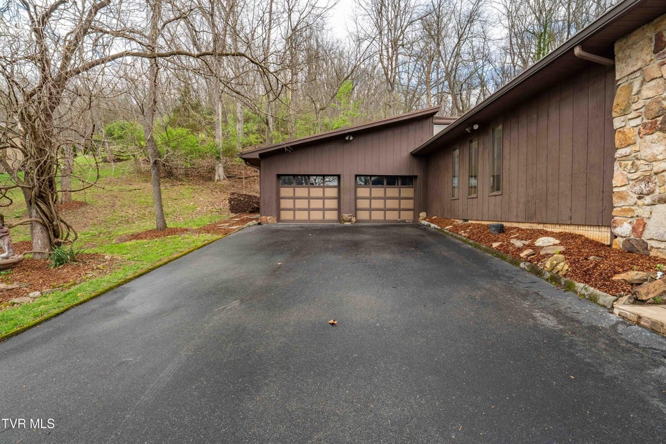 Photo #9: 102 Tracy Lane