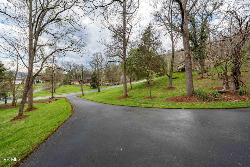 Photo #88: 102 Tracy Lane