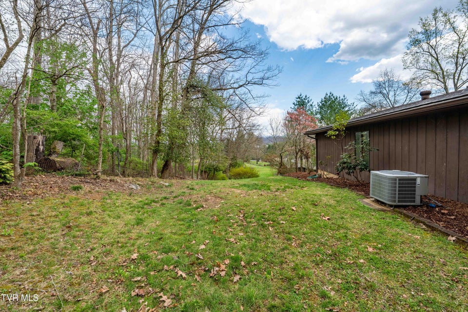 Photo #16: 102 Tracy Lane