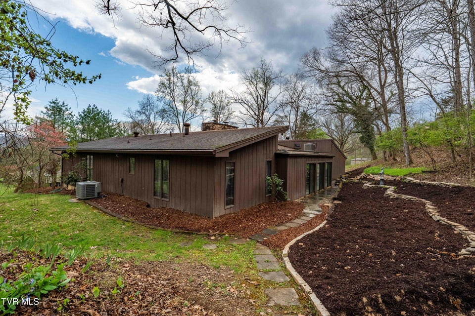 Photo #90: 102 Tracy Lane