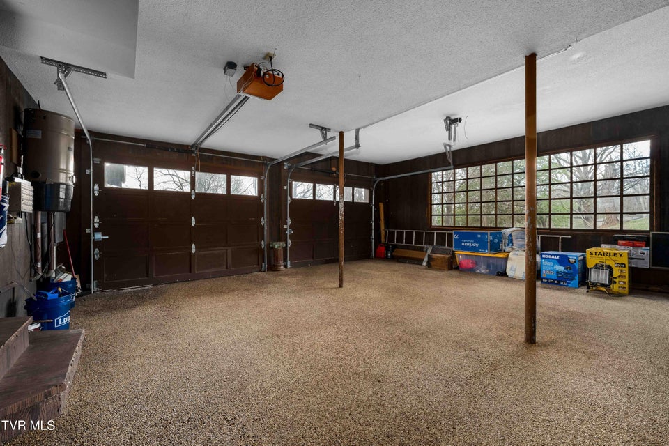 Photo #70: 102 Tracy Lane