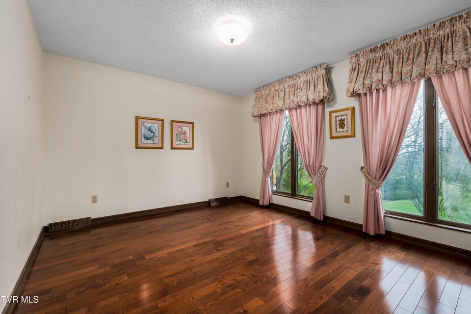 Photo #38: 102 Tracy Lane