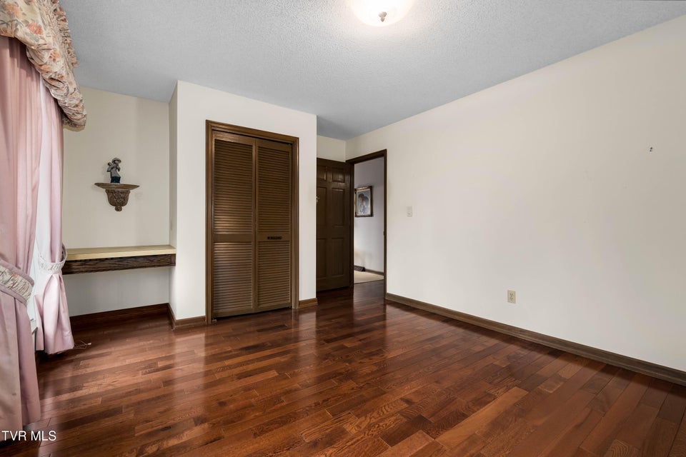 Photo #39: 102 Tracy Lane