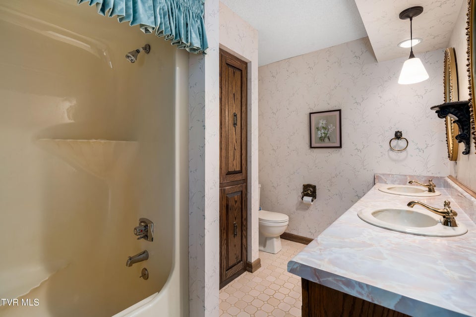 Photo #45: 102 Tracy Lane