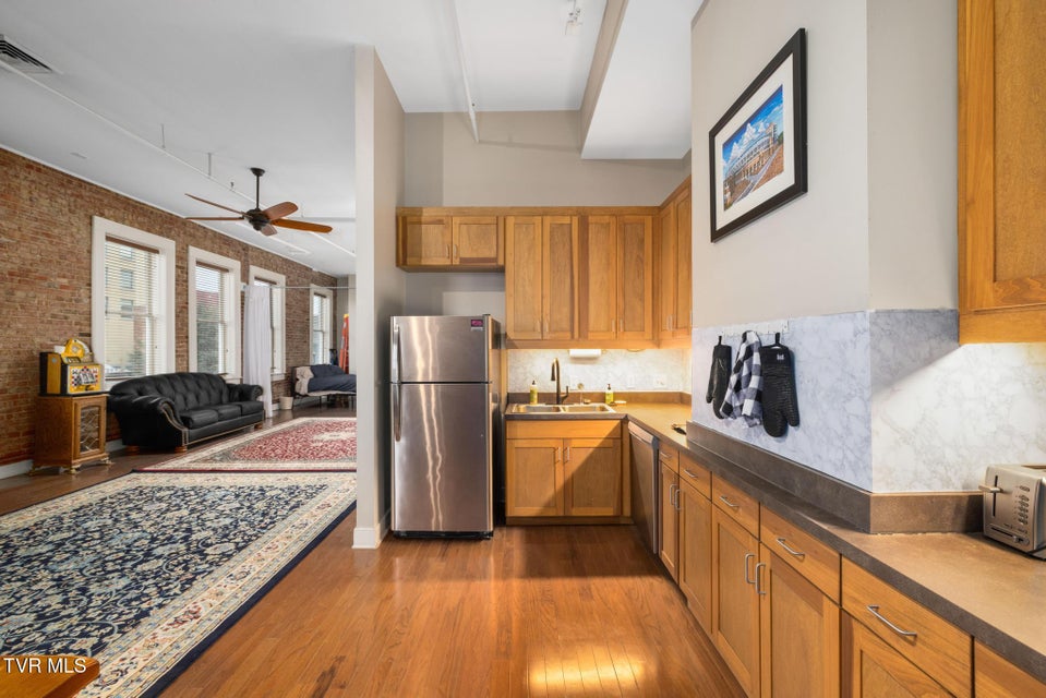 Photo #10: 116 Tipton Street