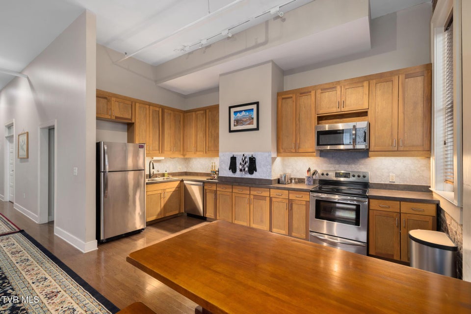 Photo #11: 116 Tipton Street