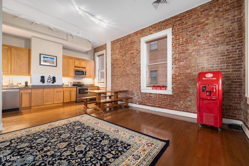 Photo #13: 116 Tipton Street