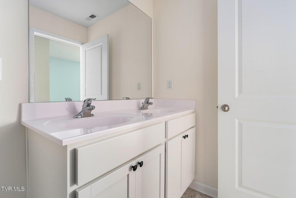 Photo #28: 859 Barley Loop