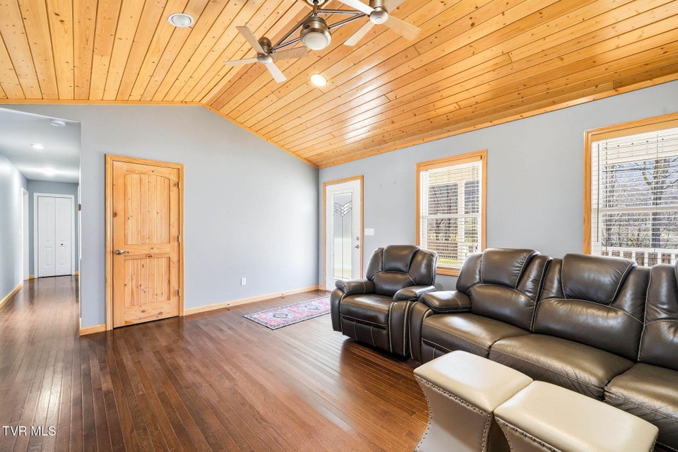 Photo #9: 419 Cove Creek Road