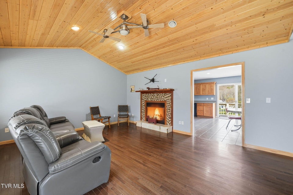 Photo #10: 419 Cove Creek Road