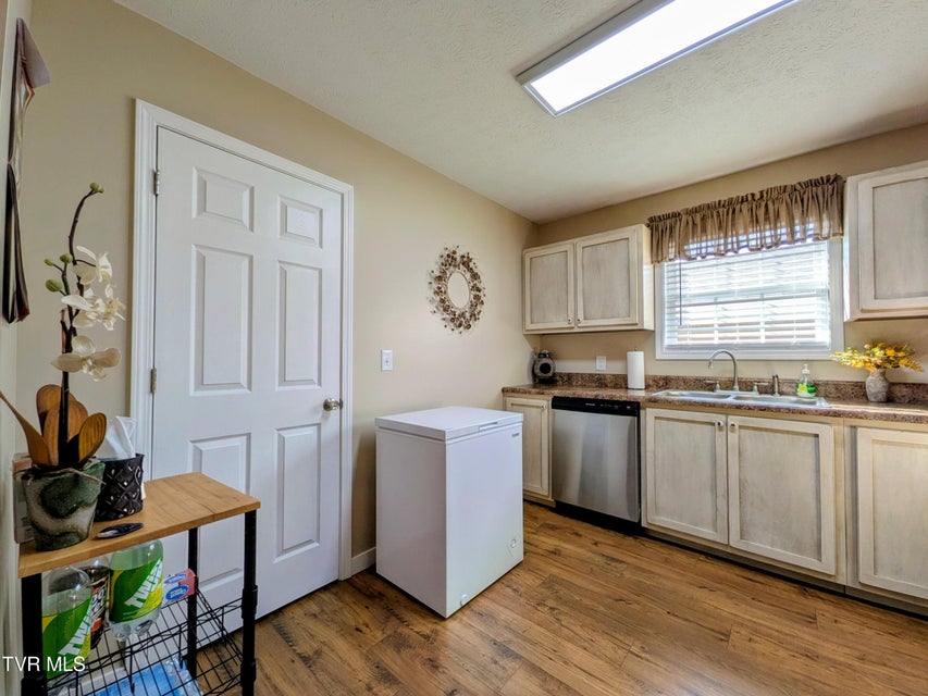 Photo #17: 1028 Park Blvd Circle