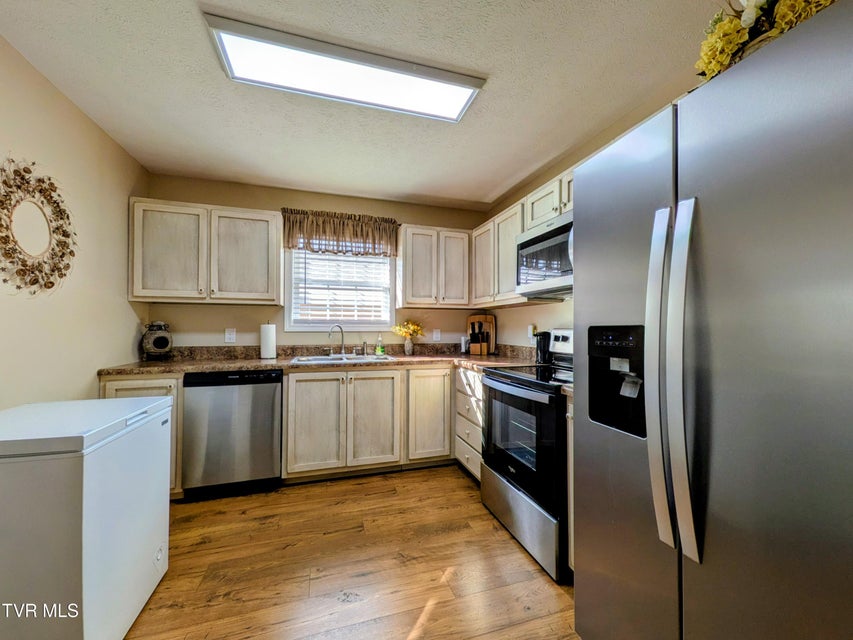 Photo #18: 1028 Park Blvd Circle