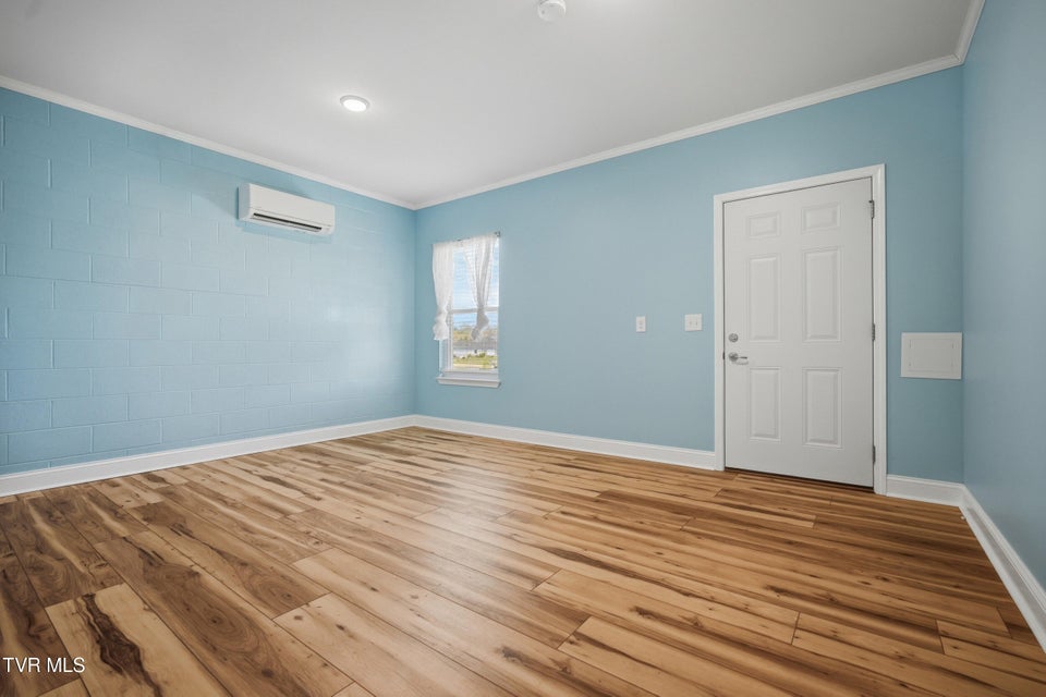 Photo #42: 1512 College Street