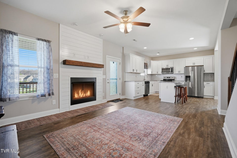 Photo #23: 1512 College Street