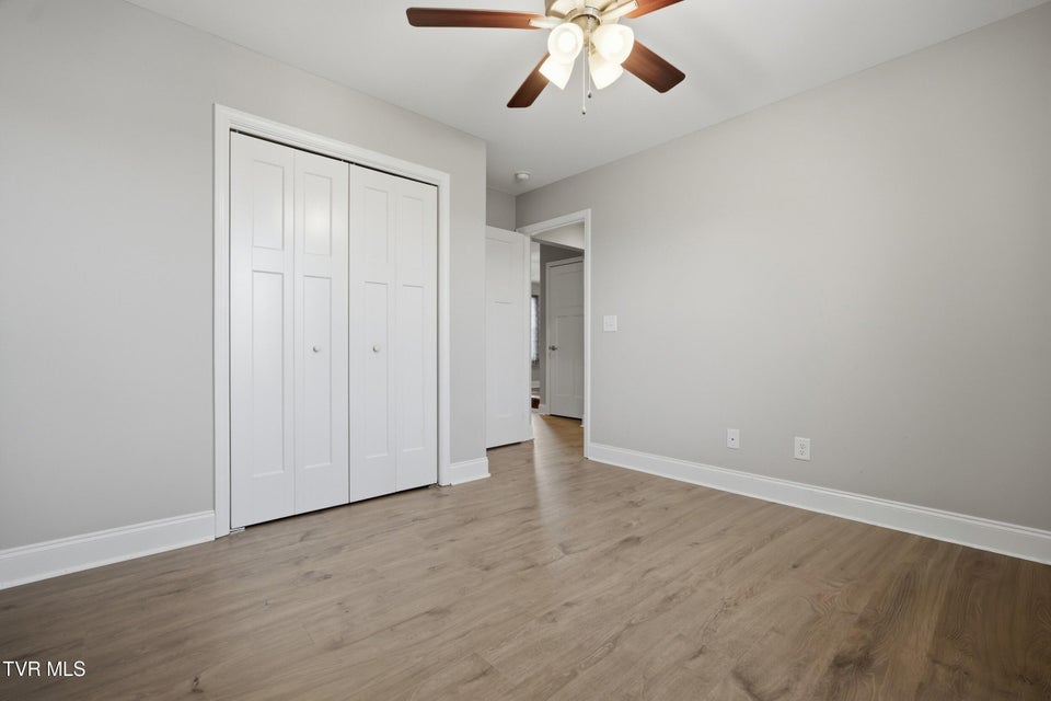 Photo #35: 1512 College Street