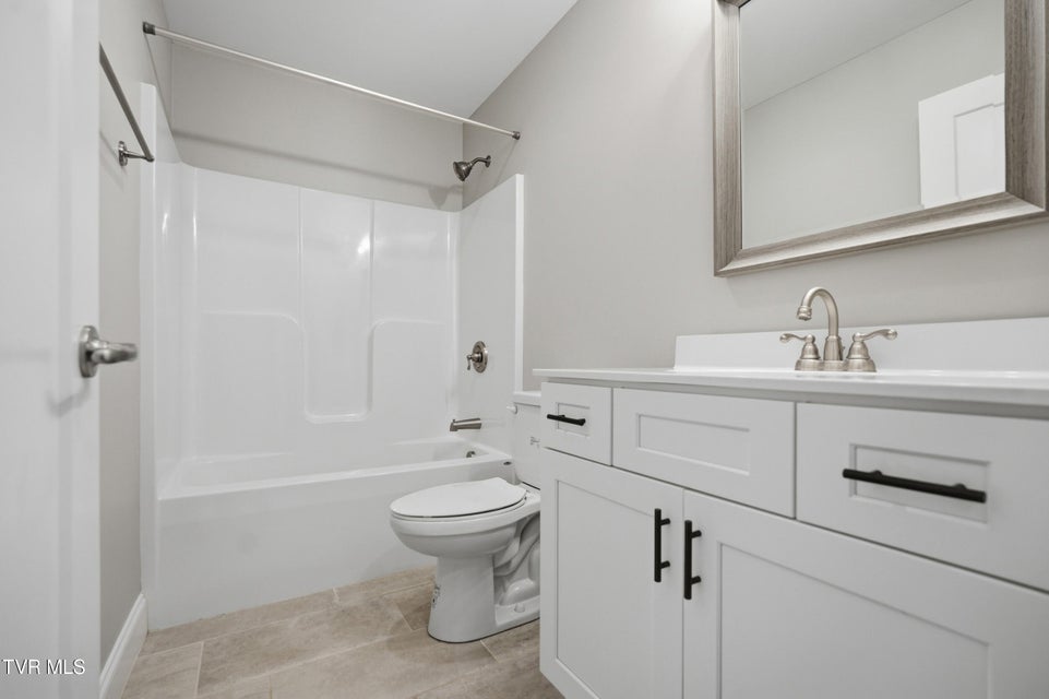 Photo #37: 1512 College Street