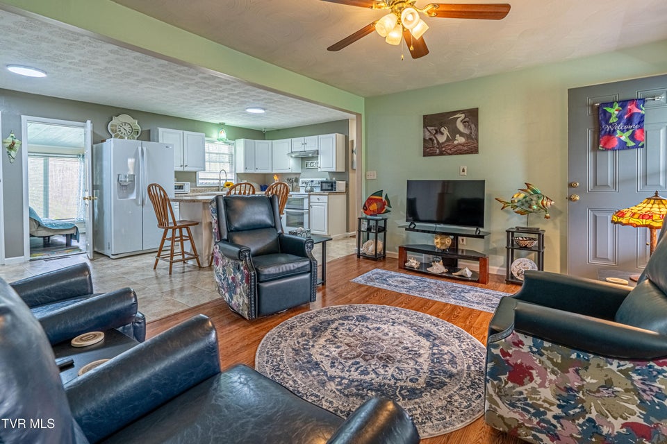 Photo #8: 18160 Ridgeview Drive