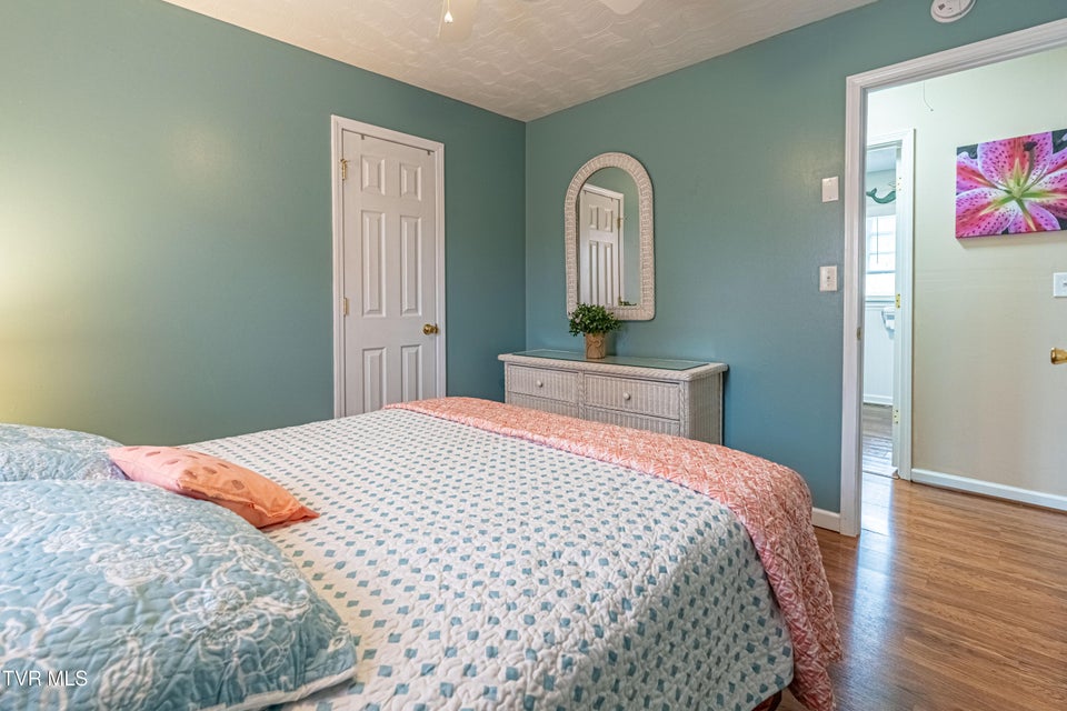 Photo #31: 18160 Ridgeview Drive