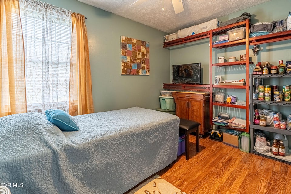 Photo #35: 18160 Ridgeview Drive