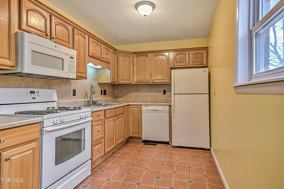 Photo #7: 2 Machamer Court