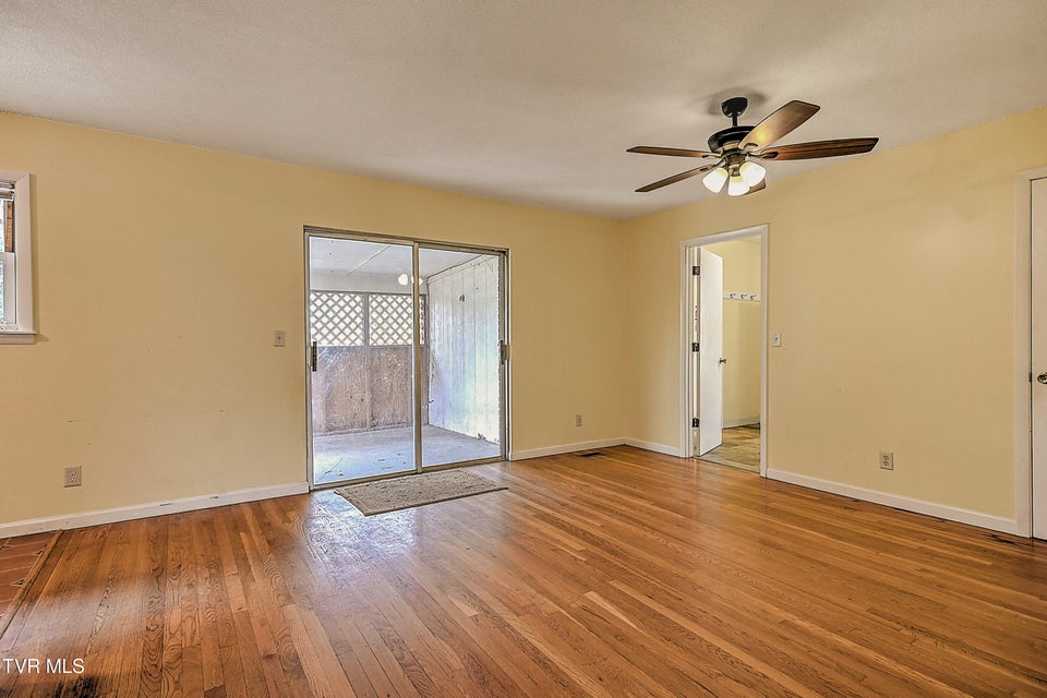 Photo #12: 2 Machamer Court