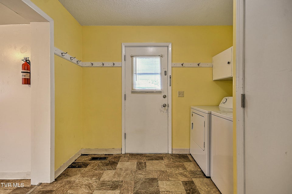 Photo #13: 2 Machamer Court