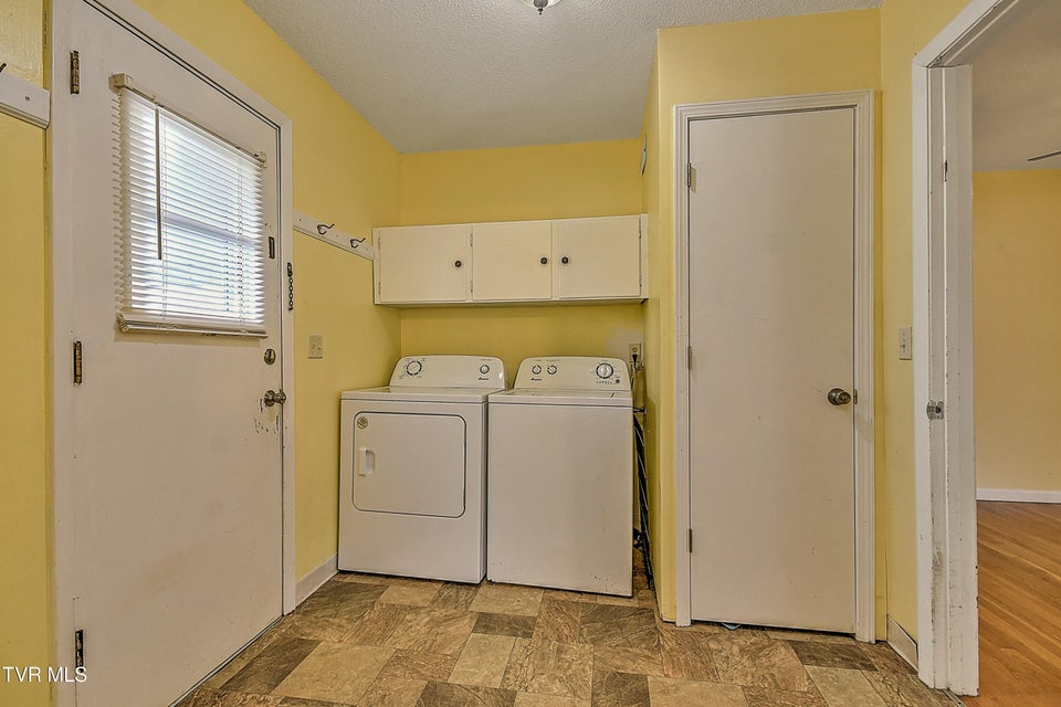 Photo #14: 2 Machamer Court