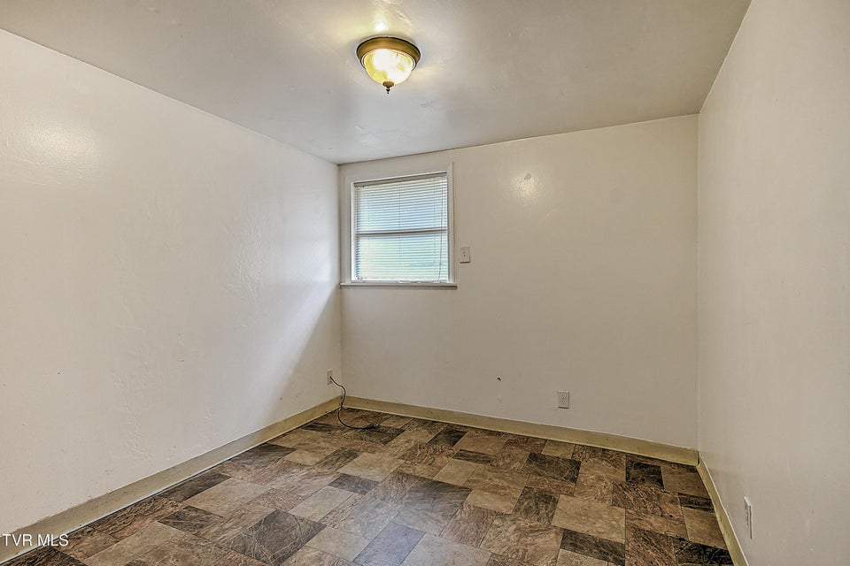 Photo #15: 2 Machamer Court