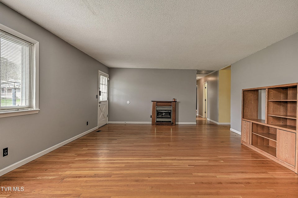 Photo #18: 2 Machamer Court