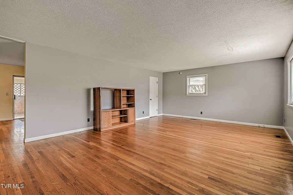 Photo #19: 2 Machamer Court