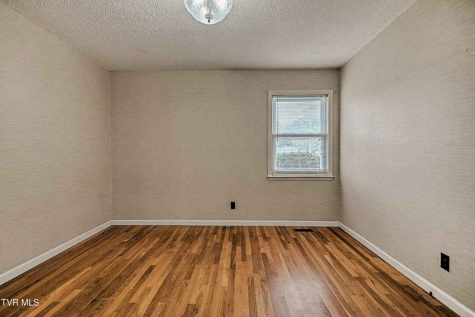 Photo #20: 2 Machamer Court