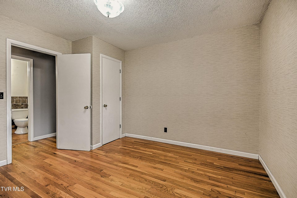 Photo #21: 2 Machamer Court