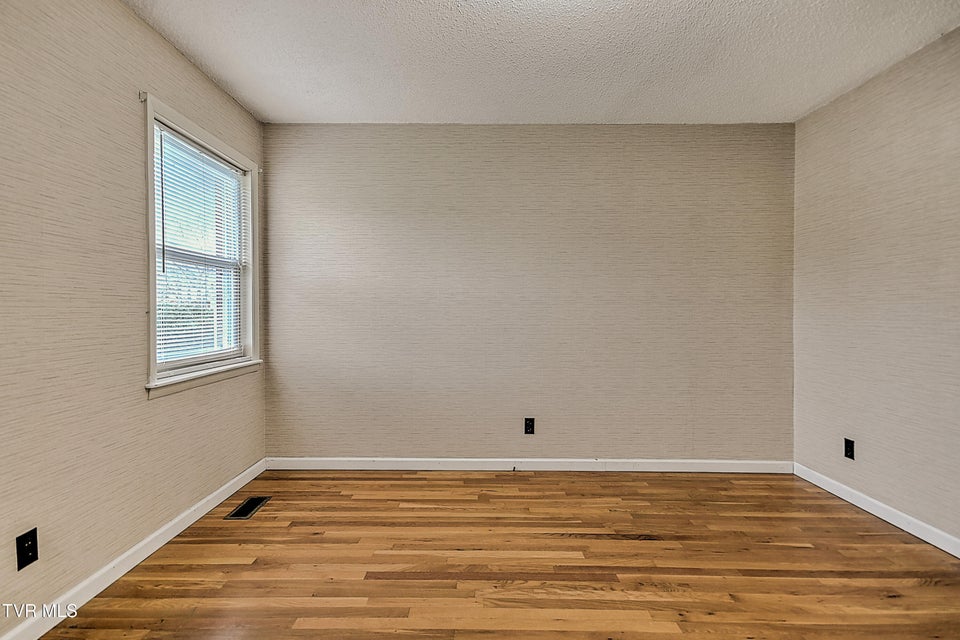 Photo #22: 2 Machamer Court