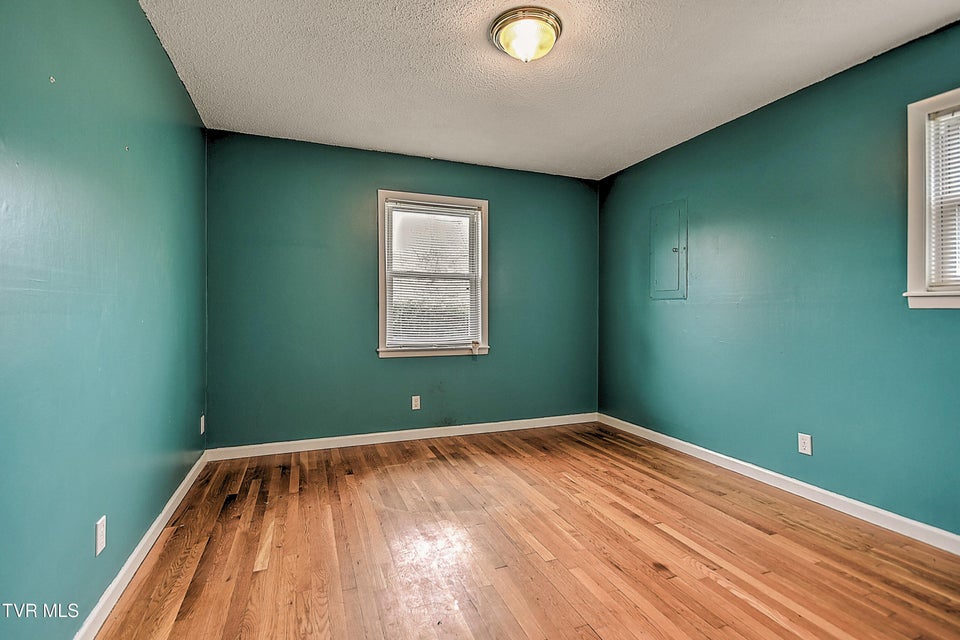 Photo #24: 2 Machamer Court