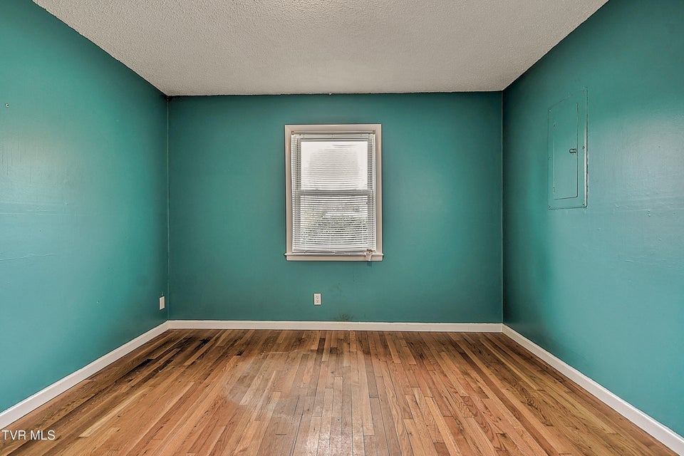 Photo #25: 2 Machamer Court