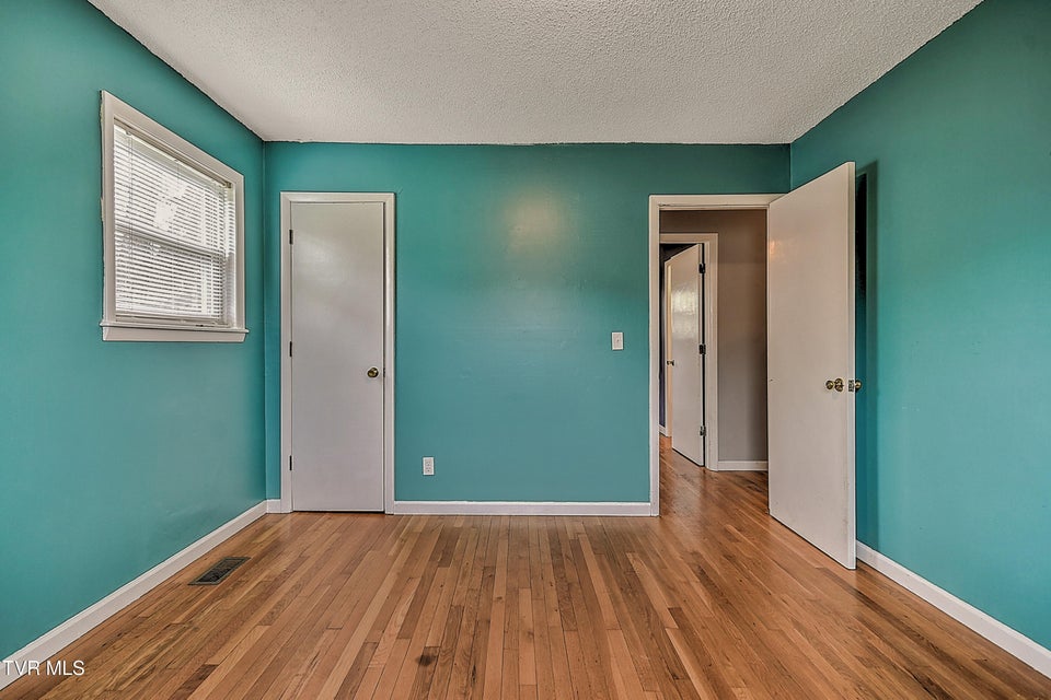 Photo #26: 2 Machamer Court