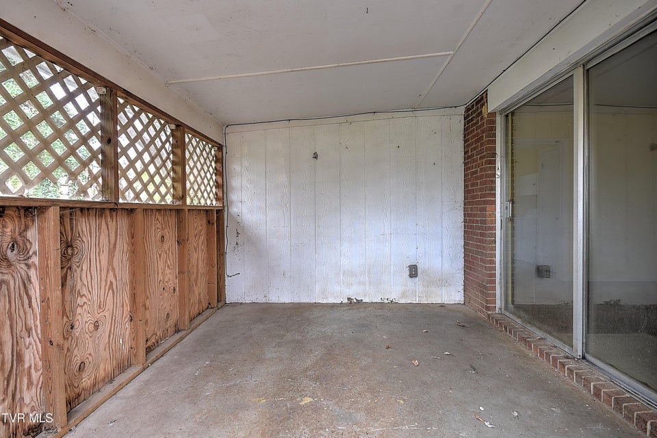 Photo #32: 2 Machamer Court