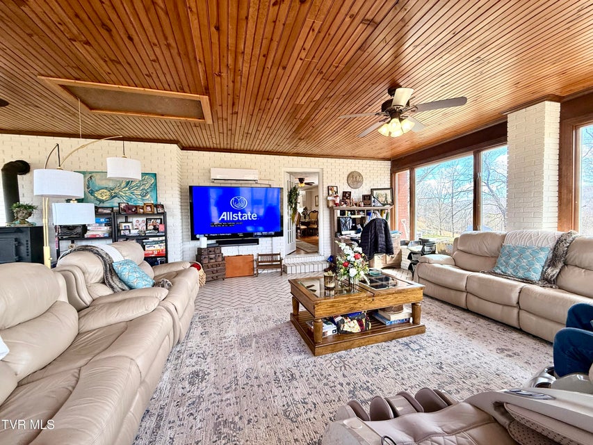 Photo #68: 11516 Frederick Road