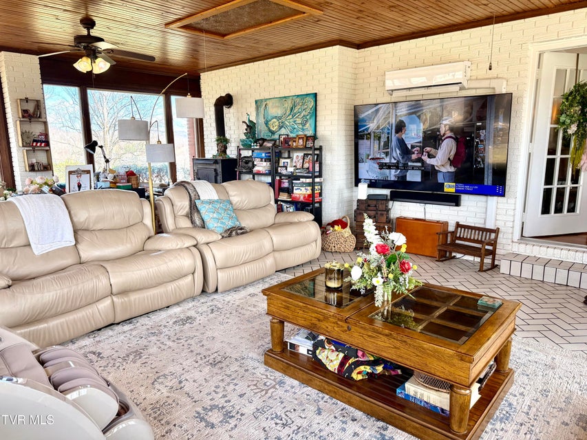 Photo #72: 11516 Frederick Road