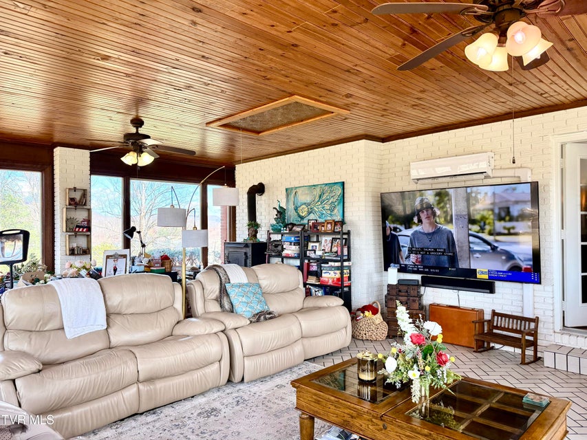 Photo #73: 11516 Frederick Road