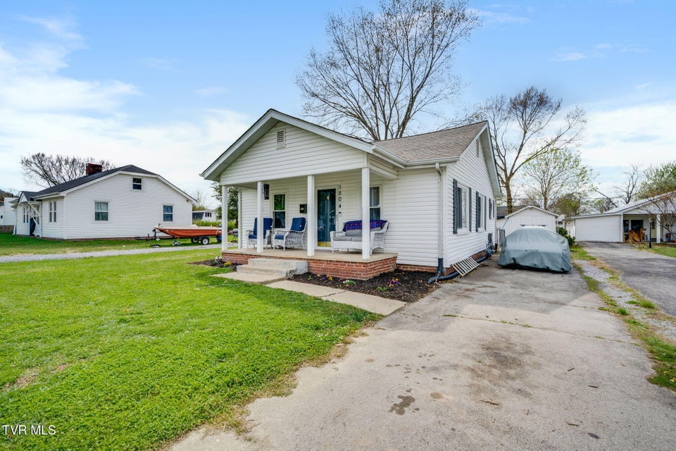 Photo #3: 1504 Miller Street