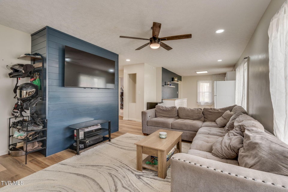 Photo #6: 1504 Miller Street